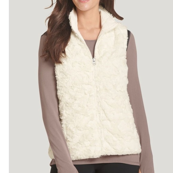 Dress Barn Jackets & Blazers - NWT Dressbarn Sunday Snow White vest (M)